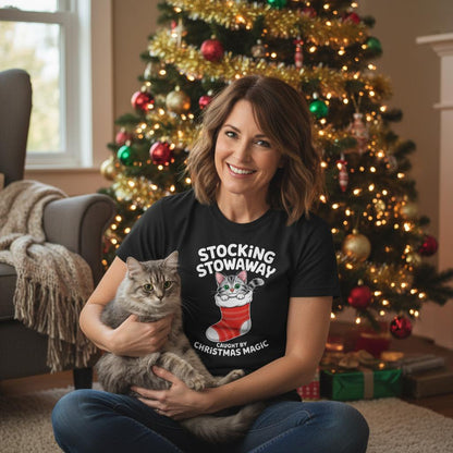 Unisex shirt with cat design in black or navy.